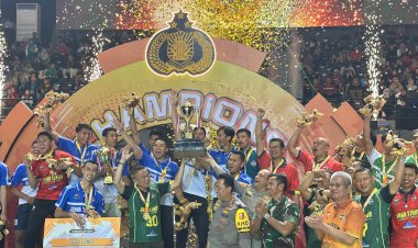 Tim-Voli-Putra-Polda-Jatim-Juara-Kapolri-Cup-2024-usai-Kalahkan-Tim-Polda-Jabar-di-Laga-Final